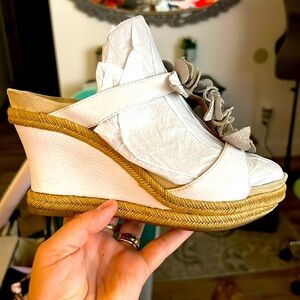 Earthies white leather with floral accents wedge heel slip on sandal
